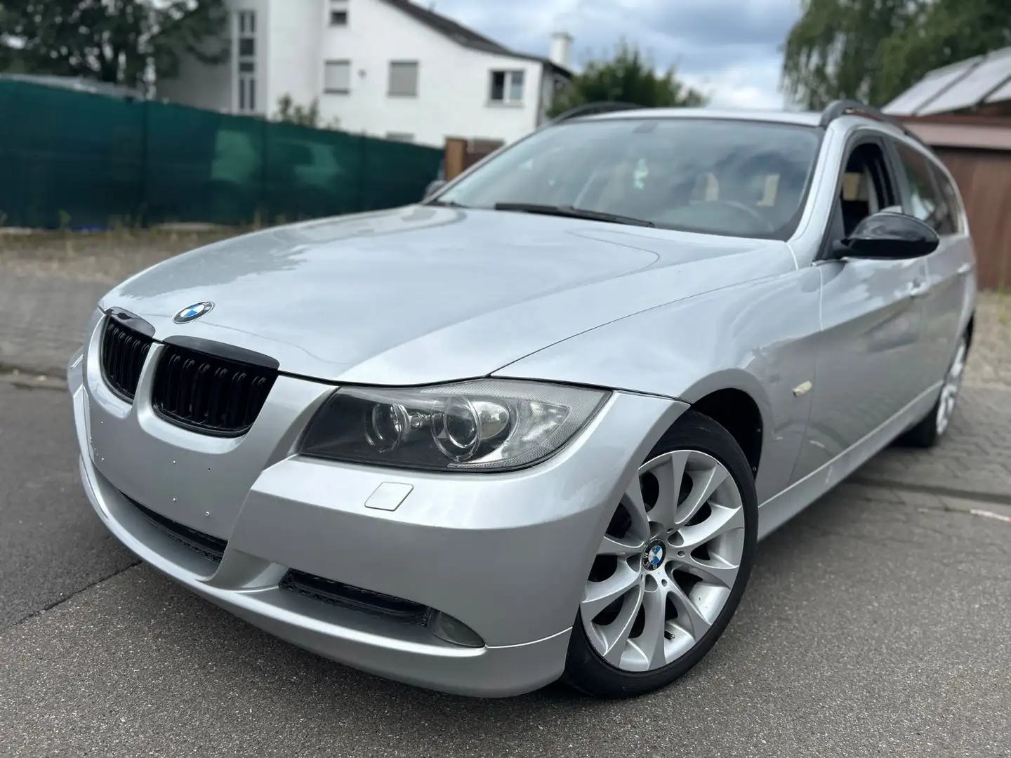 BMW 325 * 3 Touring 325i xDrive*Allrad*Automaik Argent - 1