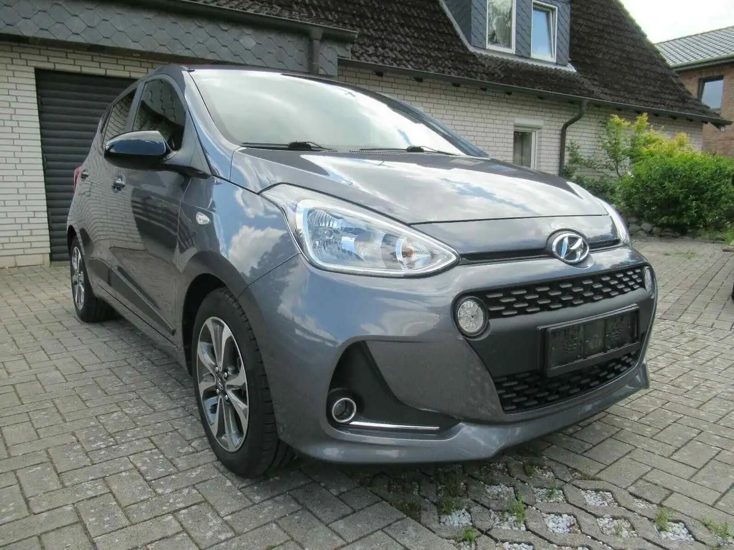 Hyundai i10 1.0 Passion Plus Grau - 2