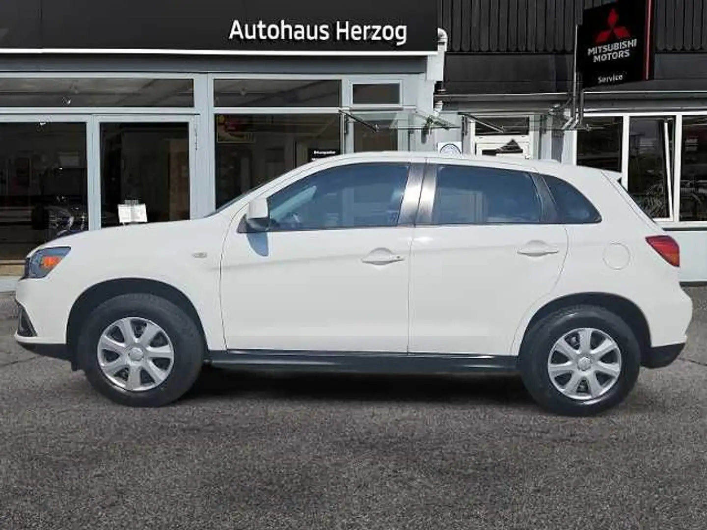 Mitsubishi ASX BASIS 1,6 l "GANZJAHRESREIFEN+AHK* Weiß - 2