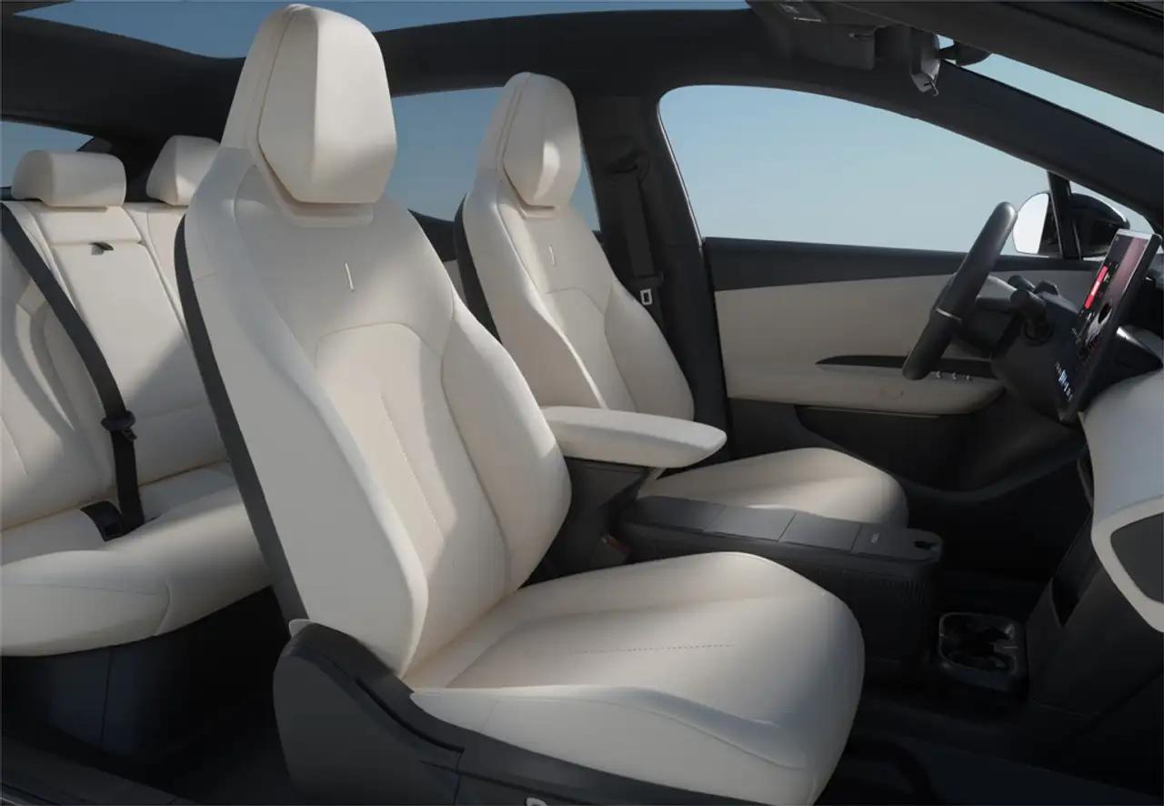 Lynk & Co 02