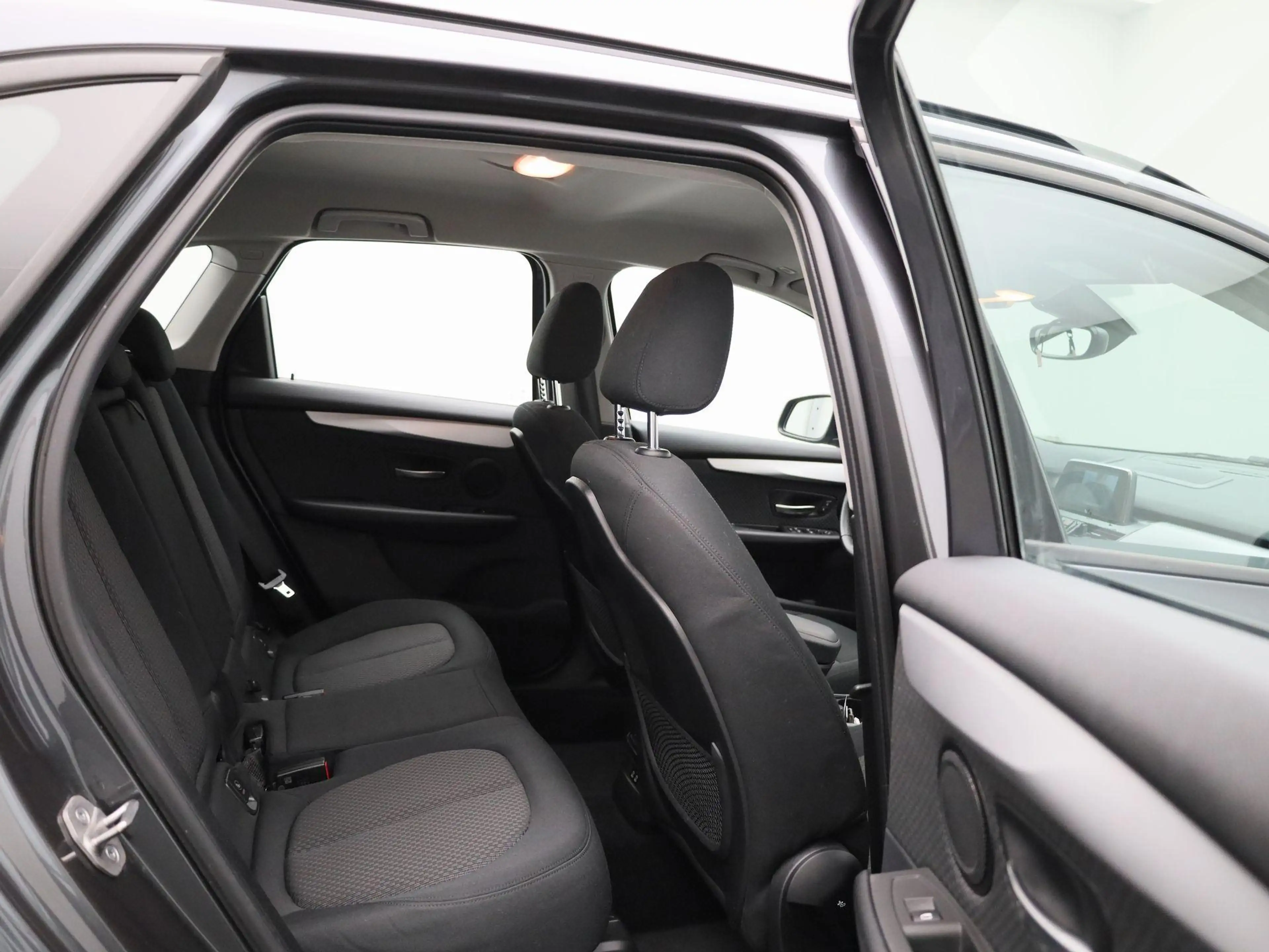 BMW 216 2 Reeks Active Tourer 216d (85kW) LED | NAVI | CAM — photo 35
