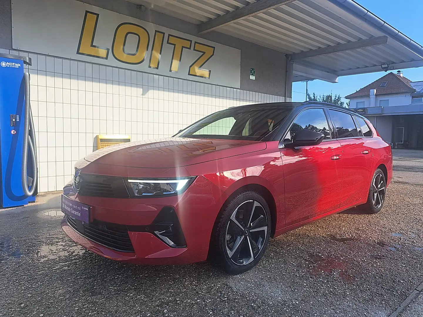 Opel Astra 1,2 Turbo GS Aut. Rot - 1