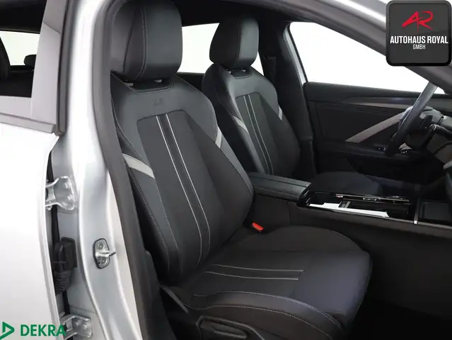 Opel Astra view 10