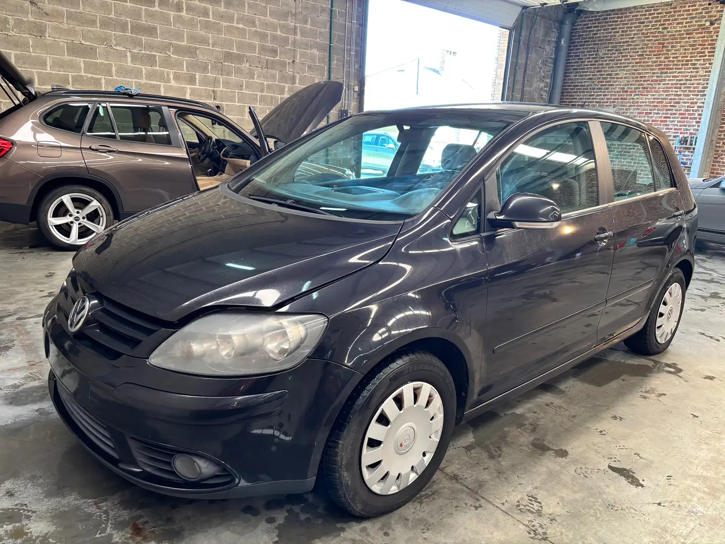 Volkswagen Golf Plus 1.9 TDi B2B-line (Problème de pompe à eau) Noir - 2