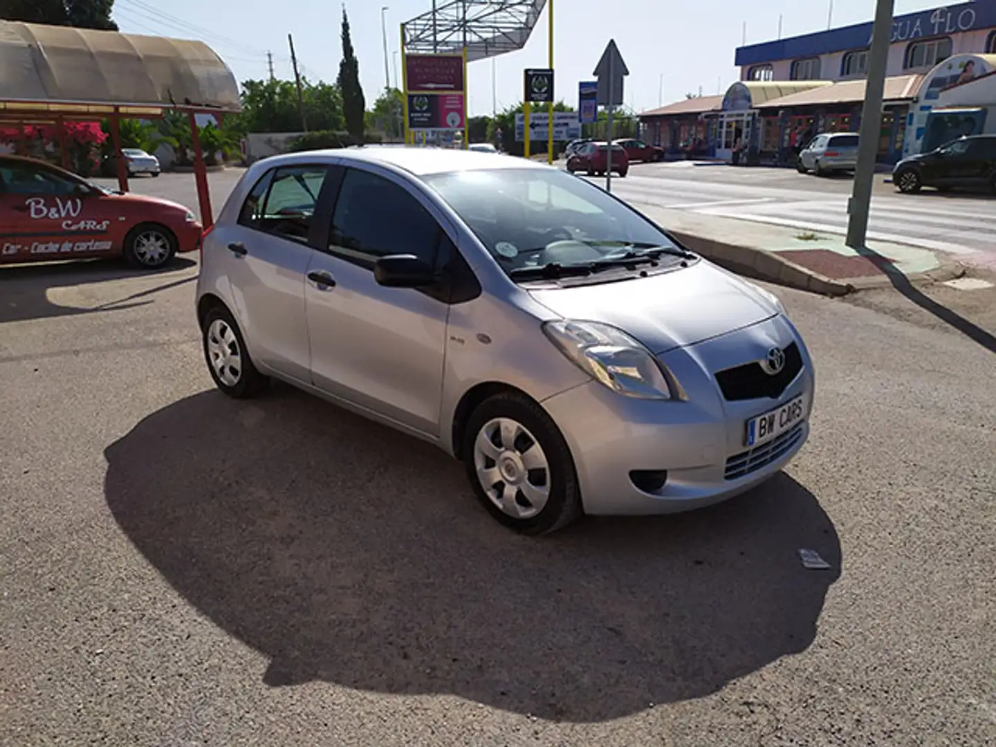 Toyota Yaris 1.4D-4D Plateado - 2