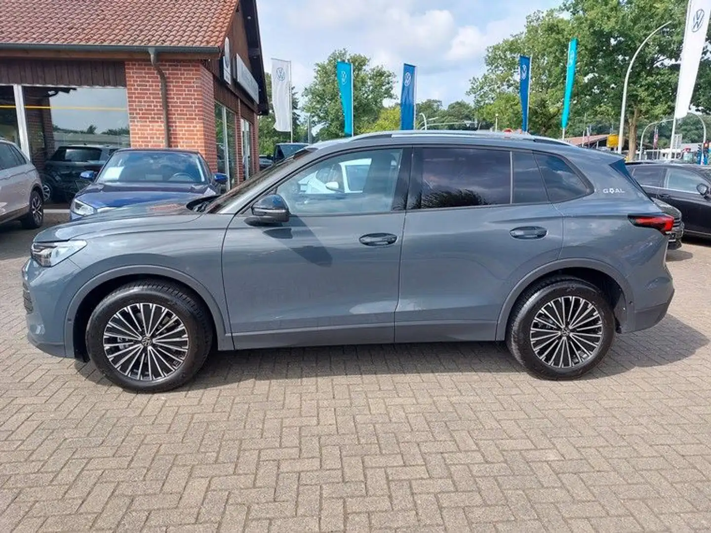 Volkswagen Tiguan 2.0 TDI Goal DSG*AHK*Kamera*NAVI* Gris - 2