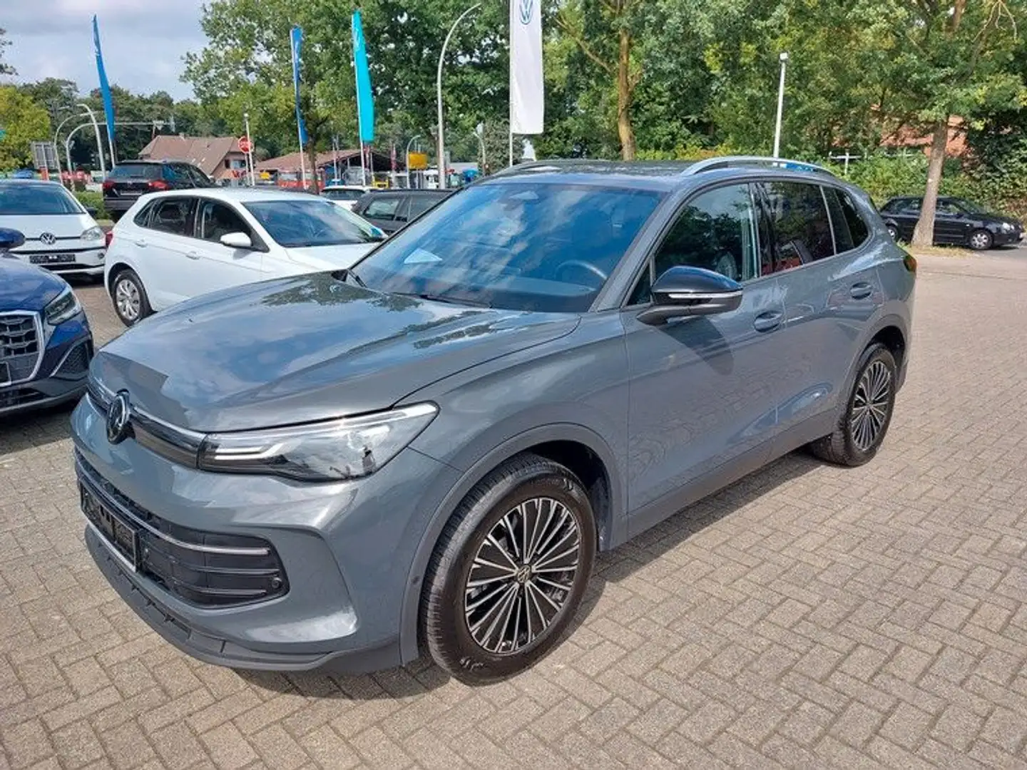 Volkswagen Tiguan 2.0 TDI Goal DSG*AHK*Kamera*NAVI* Gris - 1