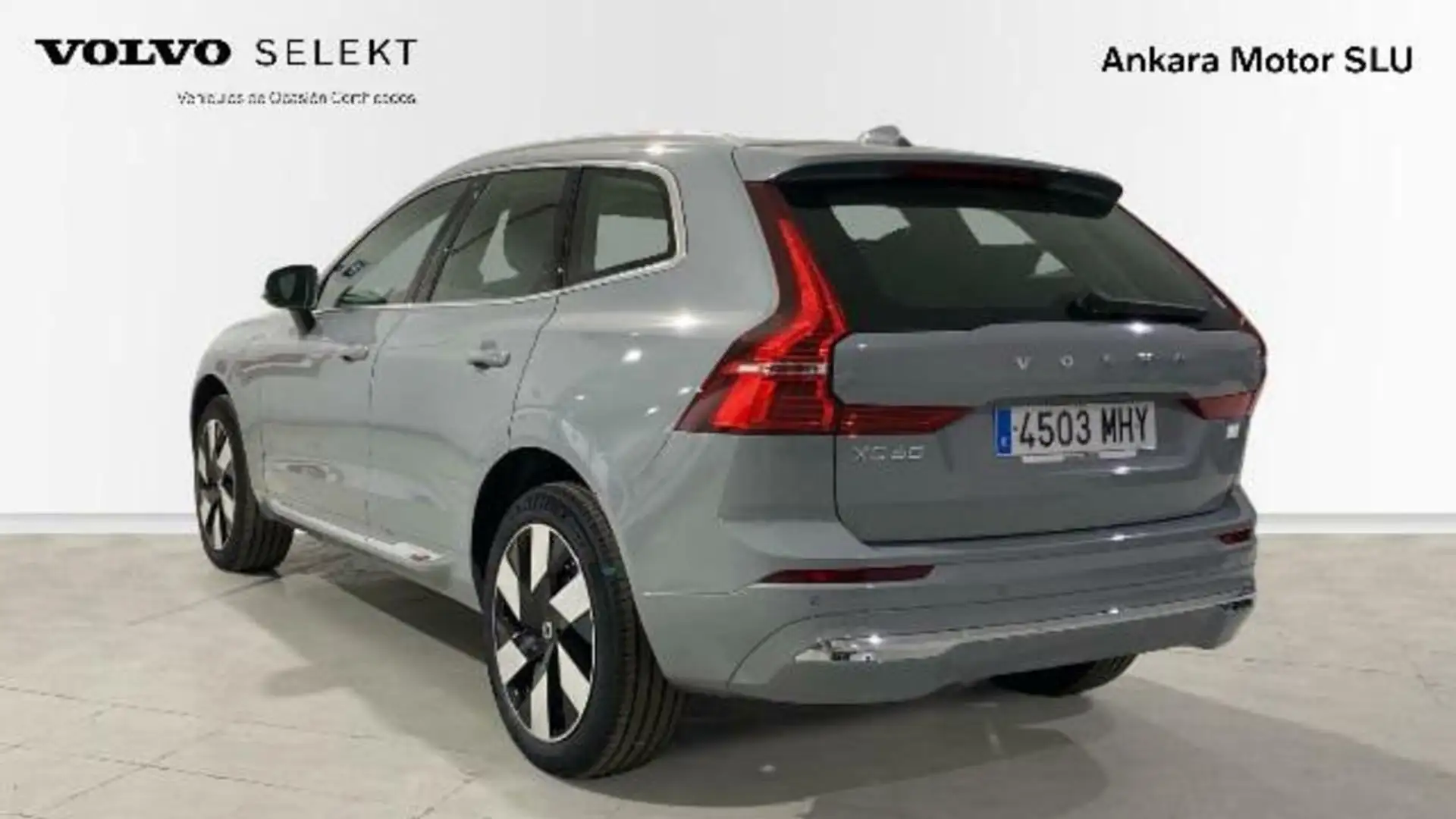 Volvo XC60 2.0 T6 RECHARGE CORE AUTO 4WD 5P Grey - 2