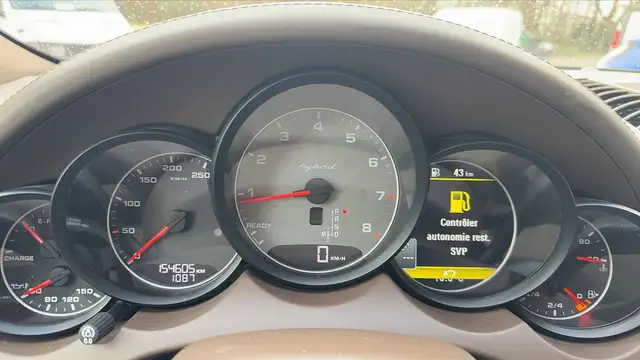 Porsche Cayenne view 12