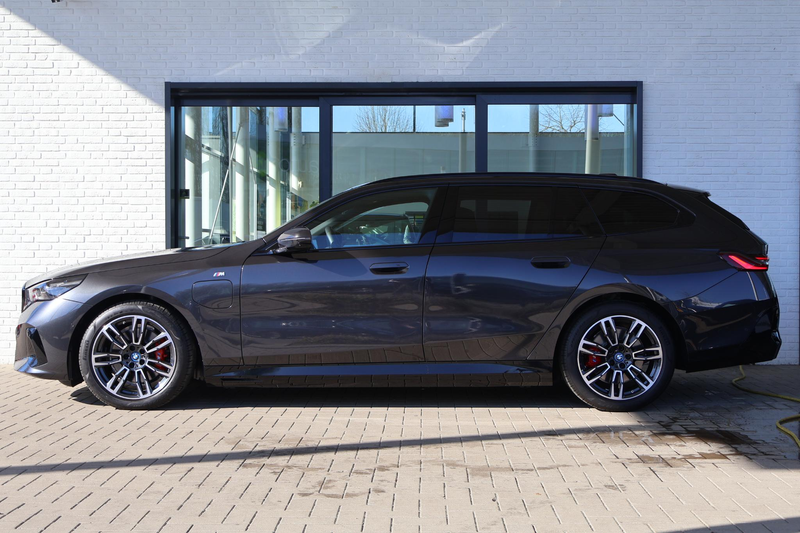 BMW 530 5-serie Touring 530e | M Sport Pro | Driving Assis — photo 3