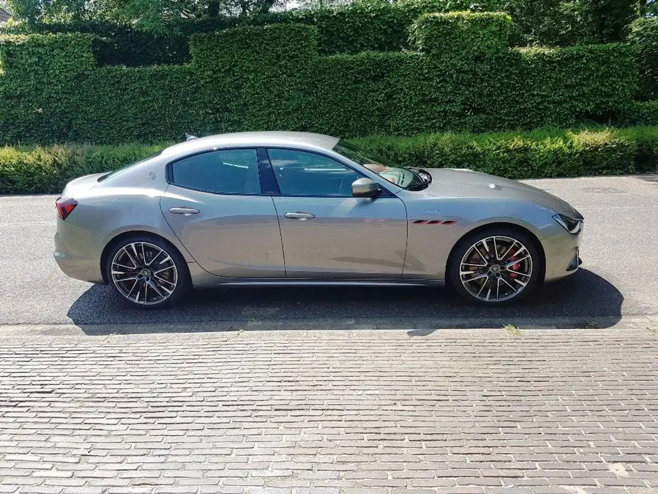 Maserati Ghibli 2021