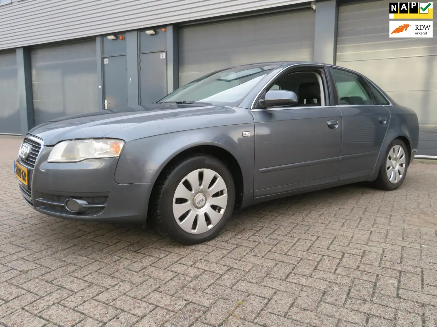Audi A4 Limousine 2.0 Pro Line Grigio - 1