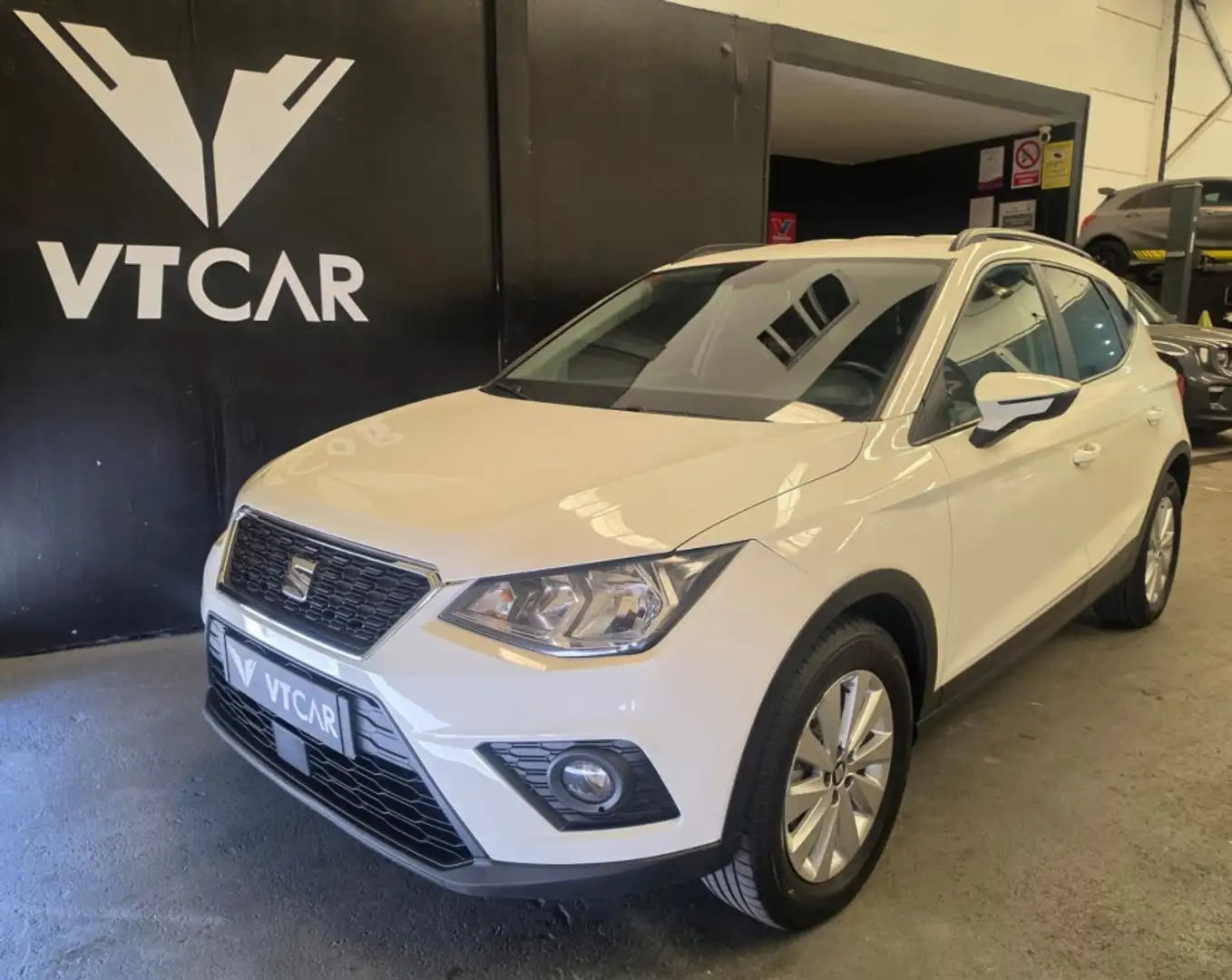SEAT Arona 1.0 TGI S&S Style 90 Blanco - 2