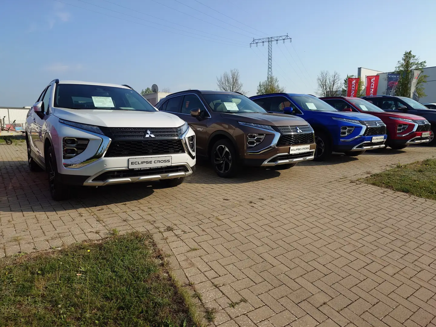 Mitsubishi Eclipse Cross Plug-In Hybrid 4WD Plus "Aktion" 36.850.- st.47300 Braun - 2