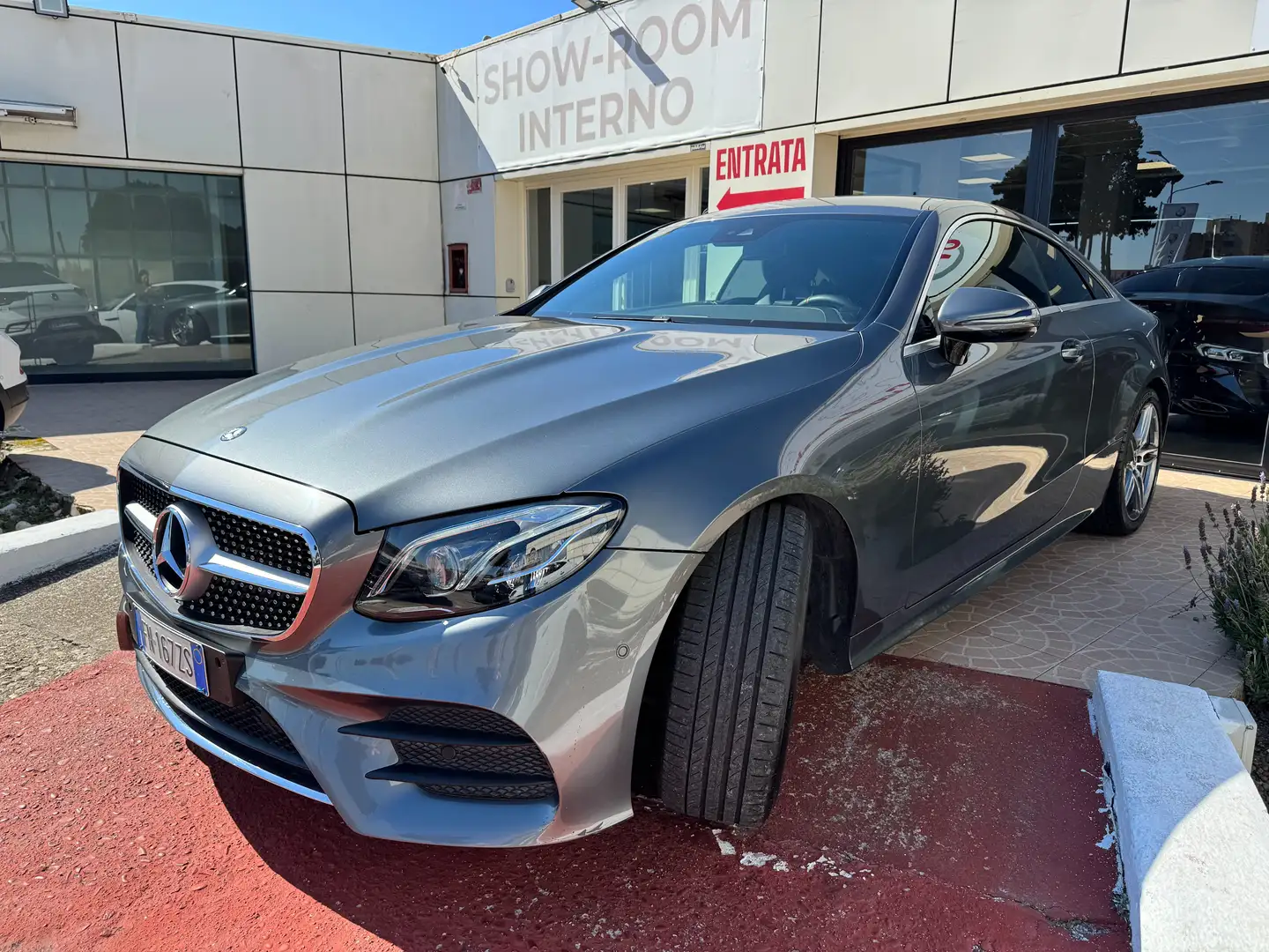 Mercedes-Benz E 220 Coupe d Premium Plus auto Grigio - 2