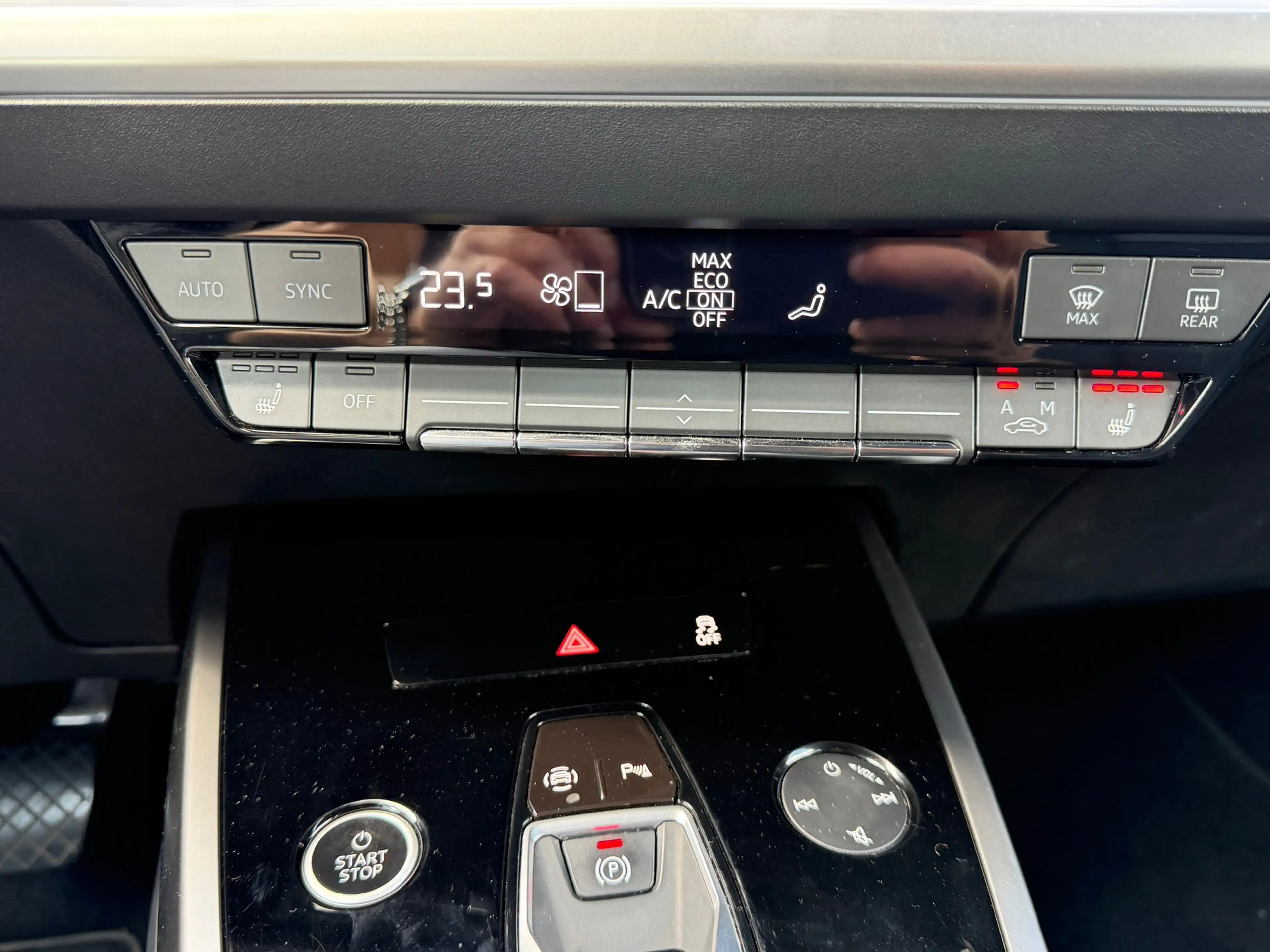 Audi Q4 e-tron Launch edition Advanced 55 kWh SOH 91,17%Stoelverw — photo 23