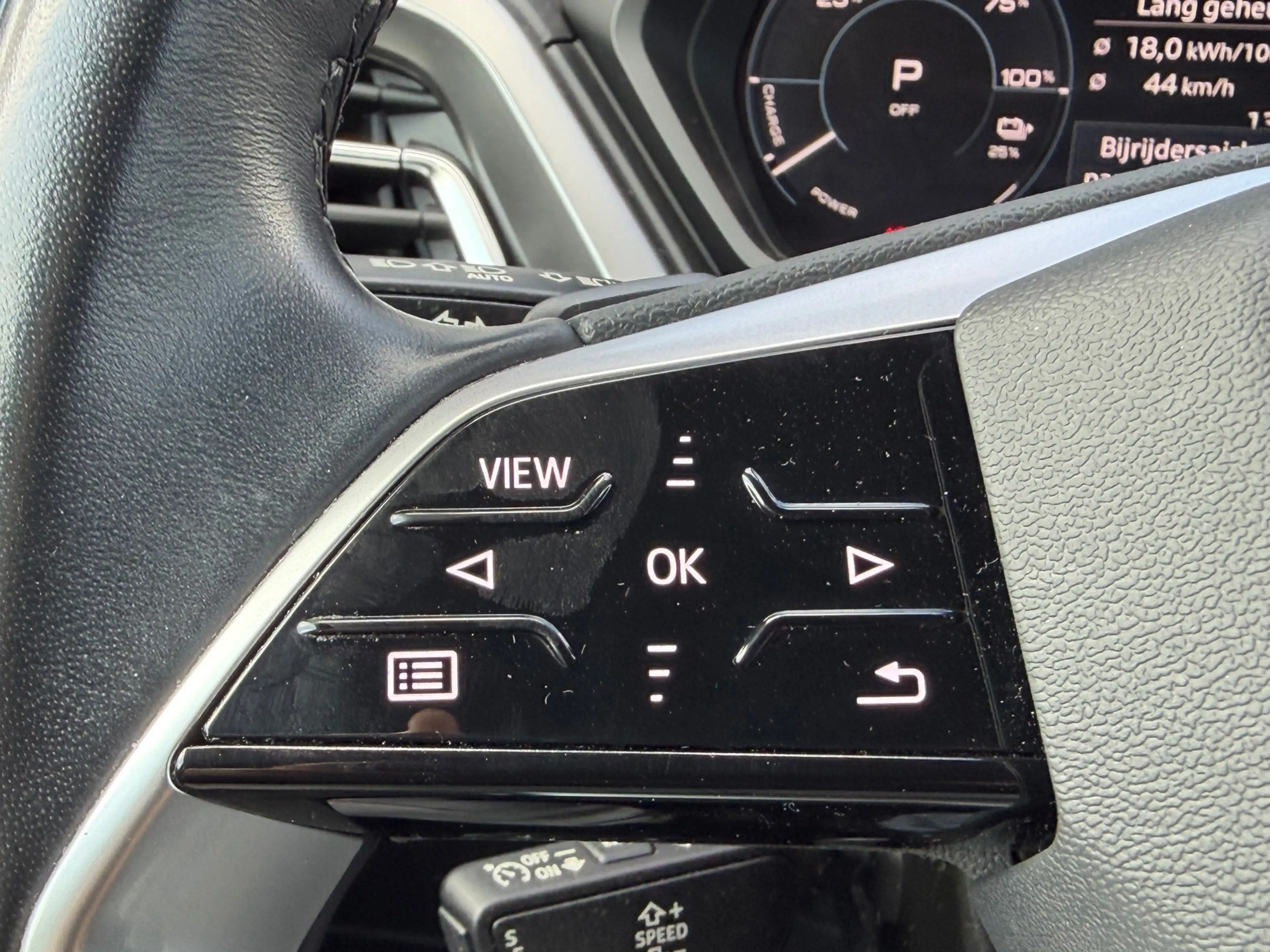 Audi Q4 e-tron Launch edition Advanced 55 kWh SOH 91,17%Stoelverw — photo 11