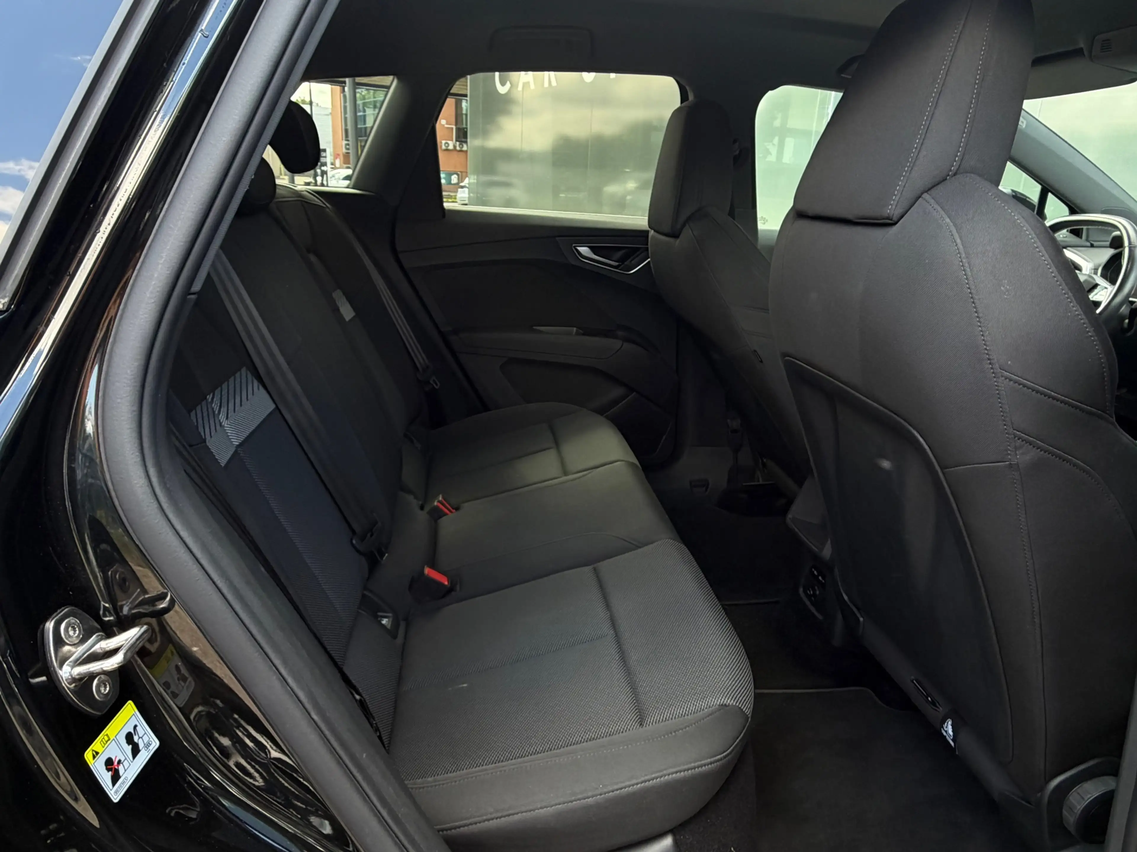 Audi Q4 e-tron Launch edition Advanced 55 kWh SOH 91,17%Stoelverw — photo 16