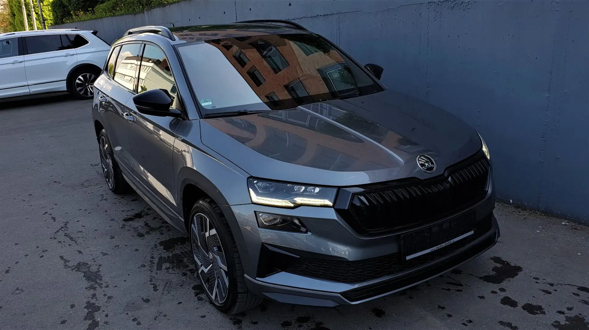Skoda Karoq 2.0 TSI DSG 4x4 Sportline Virtual/Navi/AHK Gris - 2