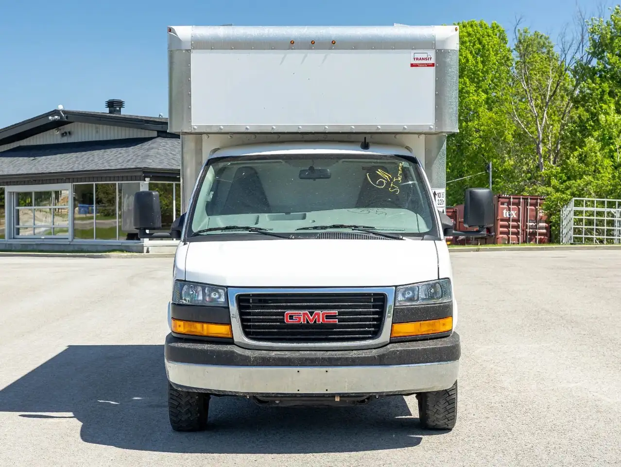 GMC Savana снимка GMC Savana