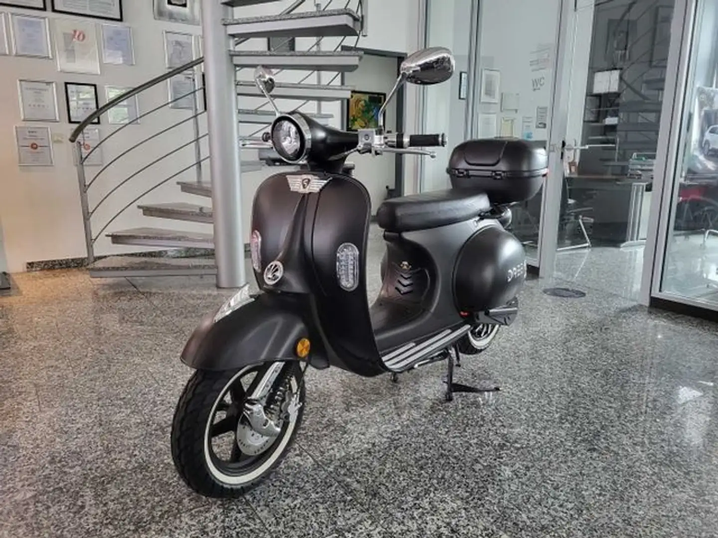 Dreems Amalfi e-Roller (45 km/h) inkl. 1 Akku, top Case, Scheckh Noir - 2