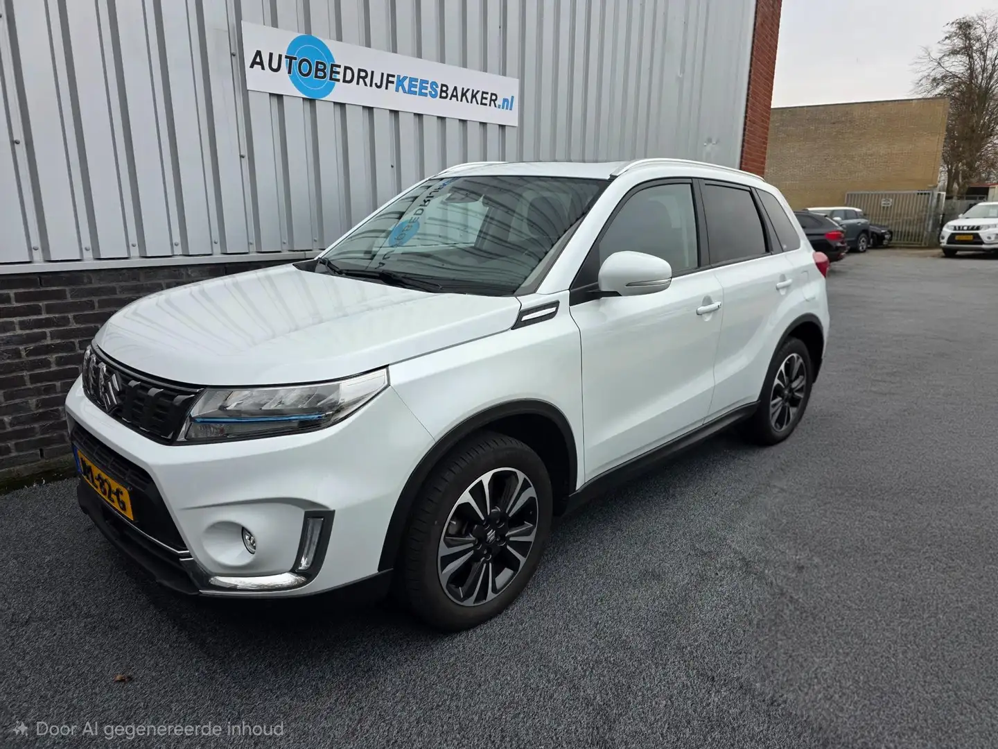 Suzuki Vitara 1.5 Hybrid Select / Panodak / Stoelverwarming / af Weiß - 2