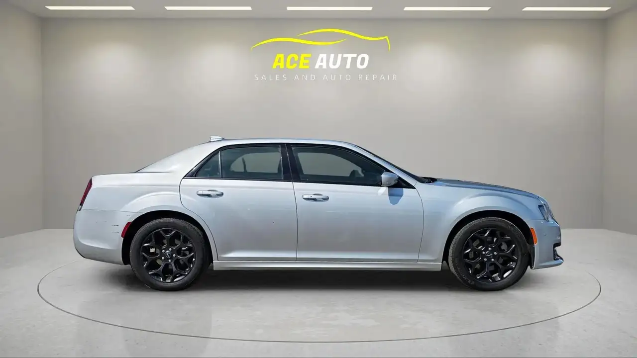 Chrysler 300 photo Chrysler 300