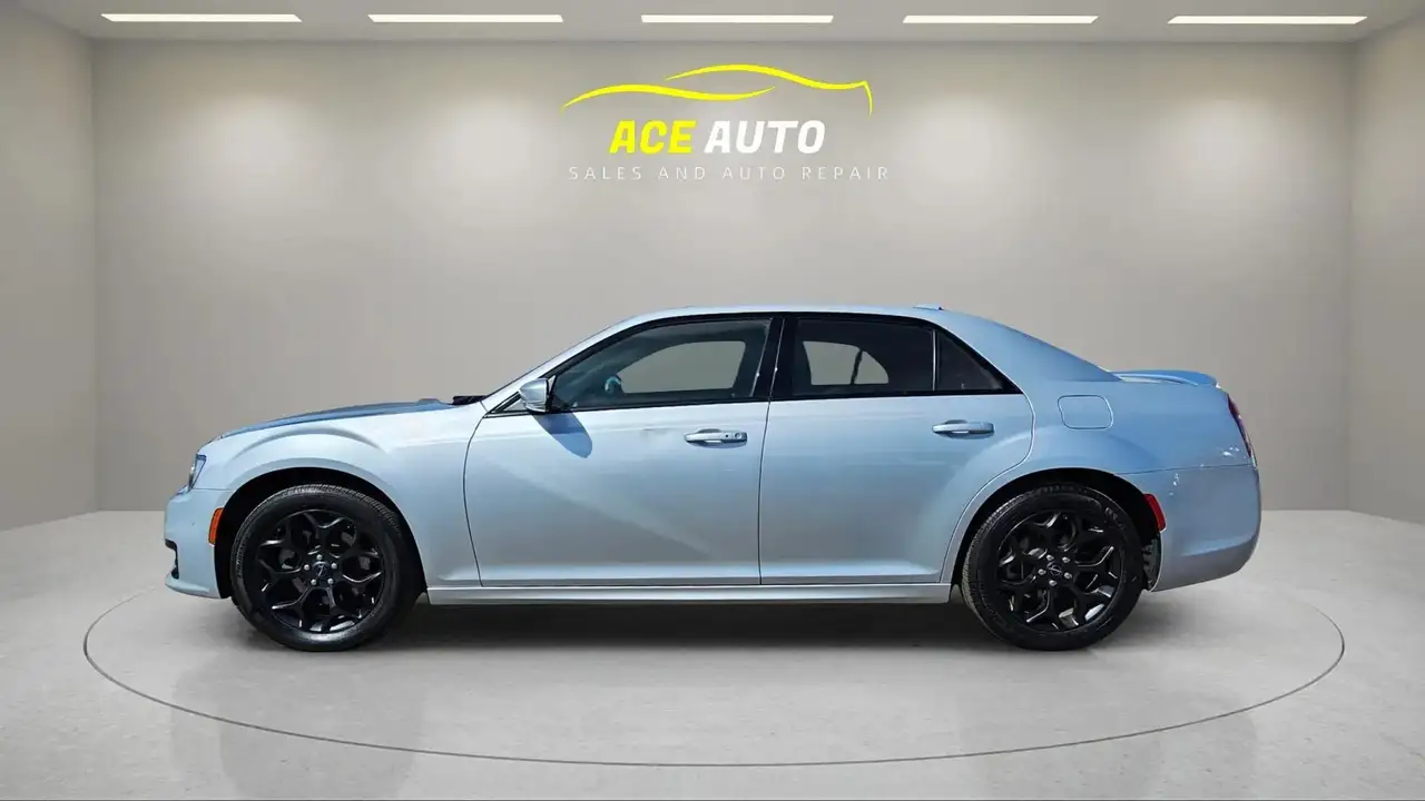 Chrysler 300 photo Chrysler 300