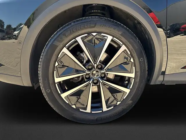 DS Automobiles DS 7 view 10