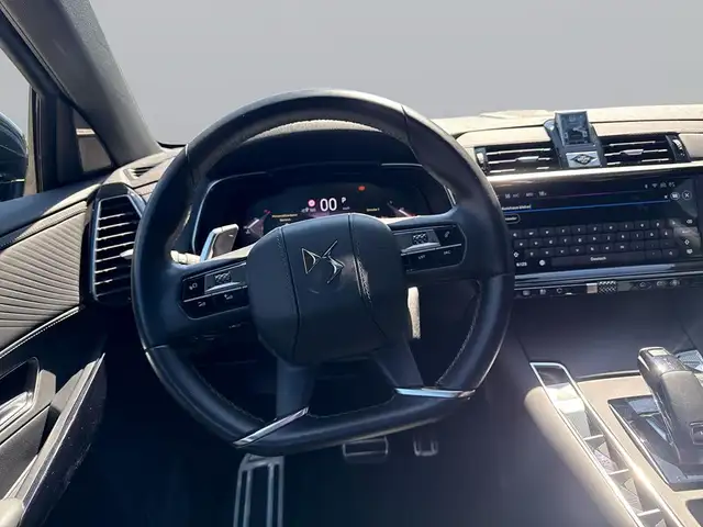 DS Automobiles DS 7 view 15
