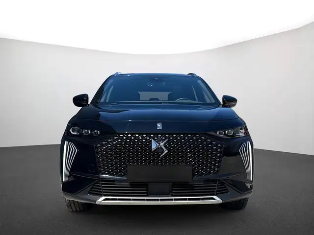 DS Automobiles DS 7 view 3