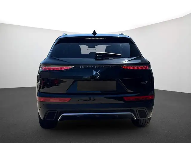 DS Automobiles DS 7 view 4