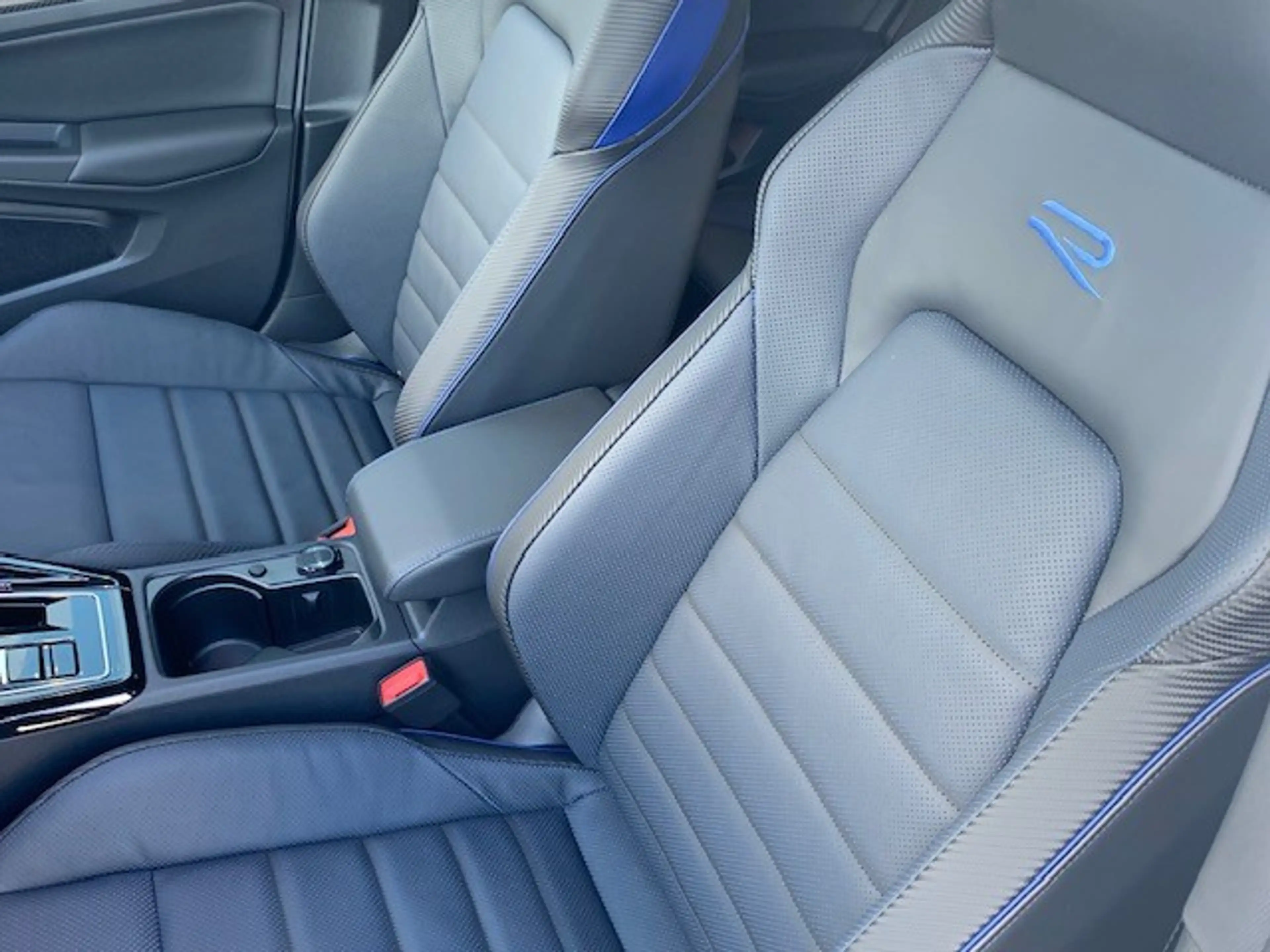 Volkswagen Golf R BLACK R-PERFORMANCE 333CV 4MOTION DSG7 — photo 2