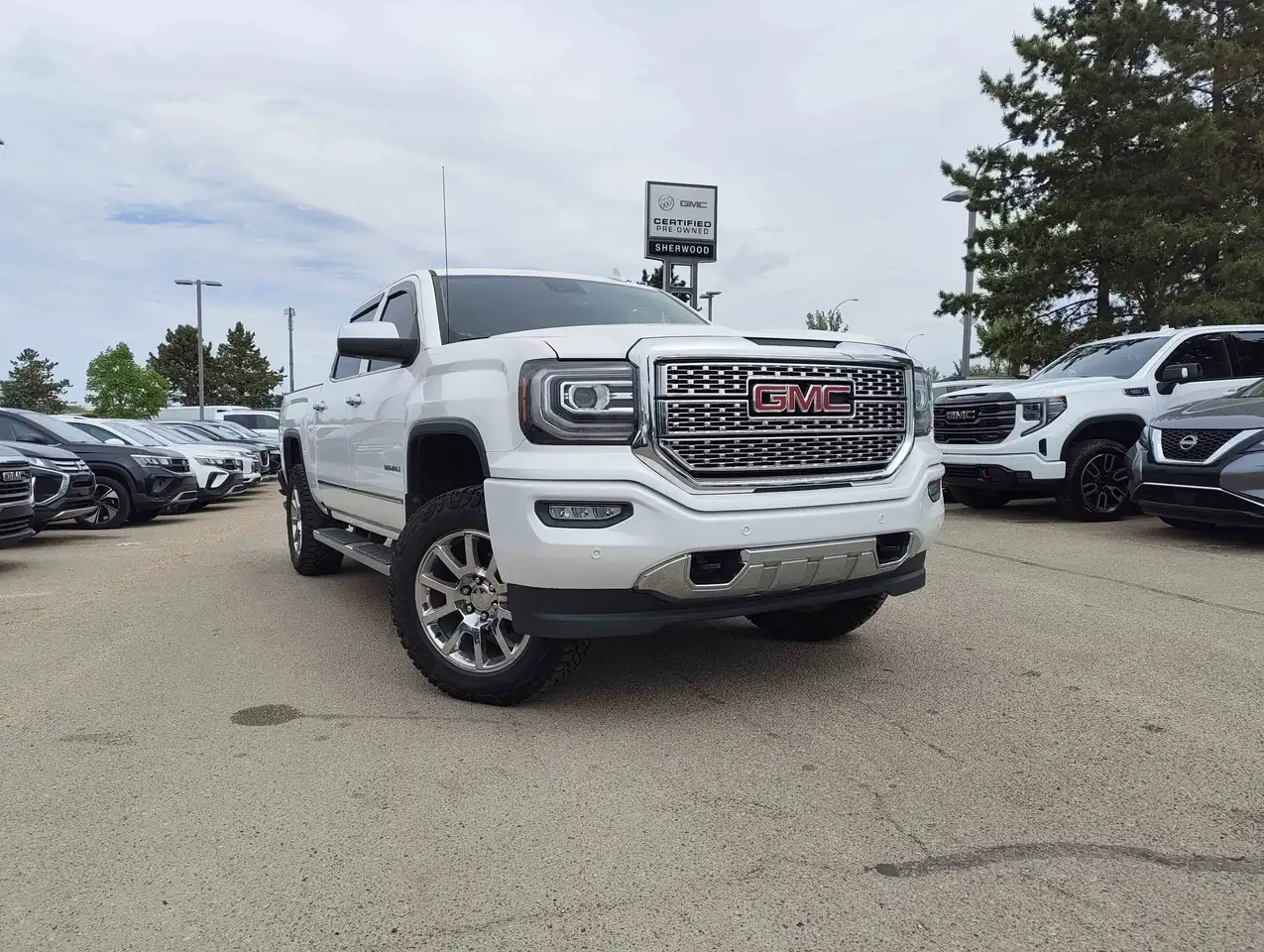 GMC Sierra 1500 снимка GMC Sierra 1500