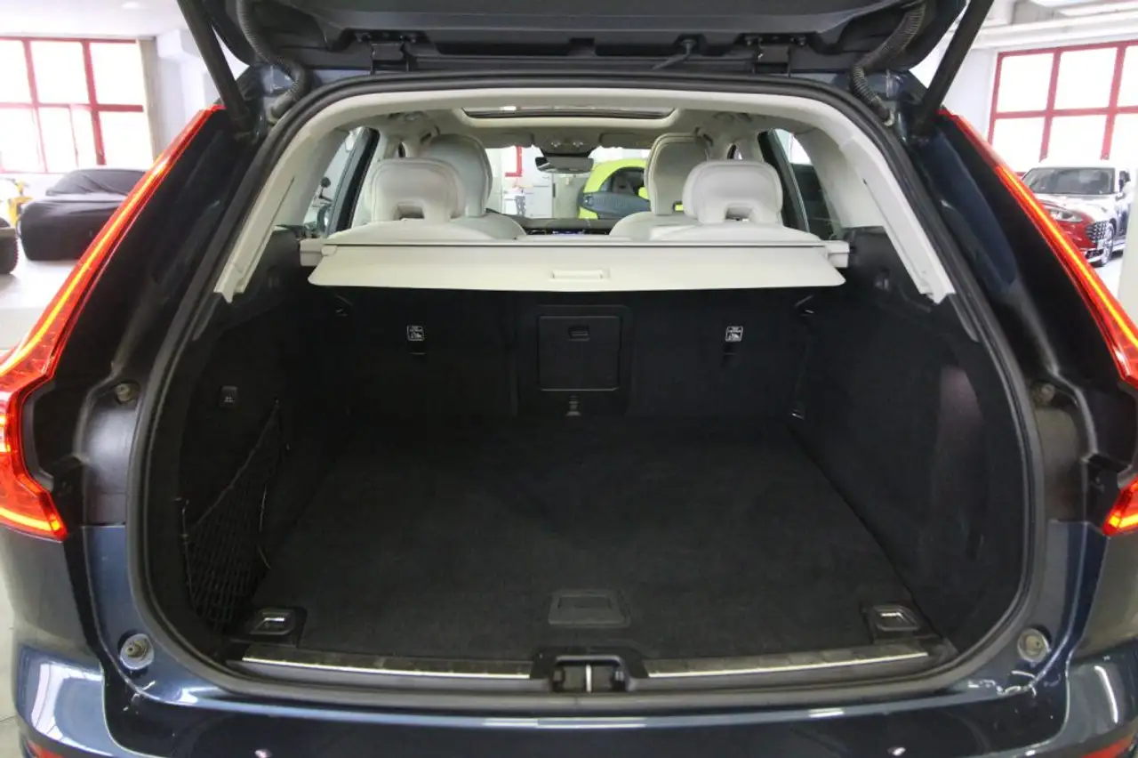 Volvo XC60 T6 Recharge Plug-in Hybrid AWD automatico Core, миниатюра 24