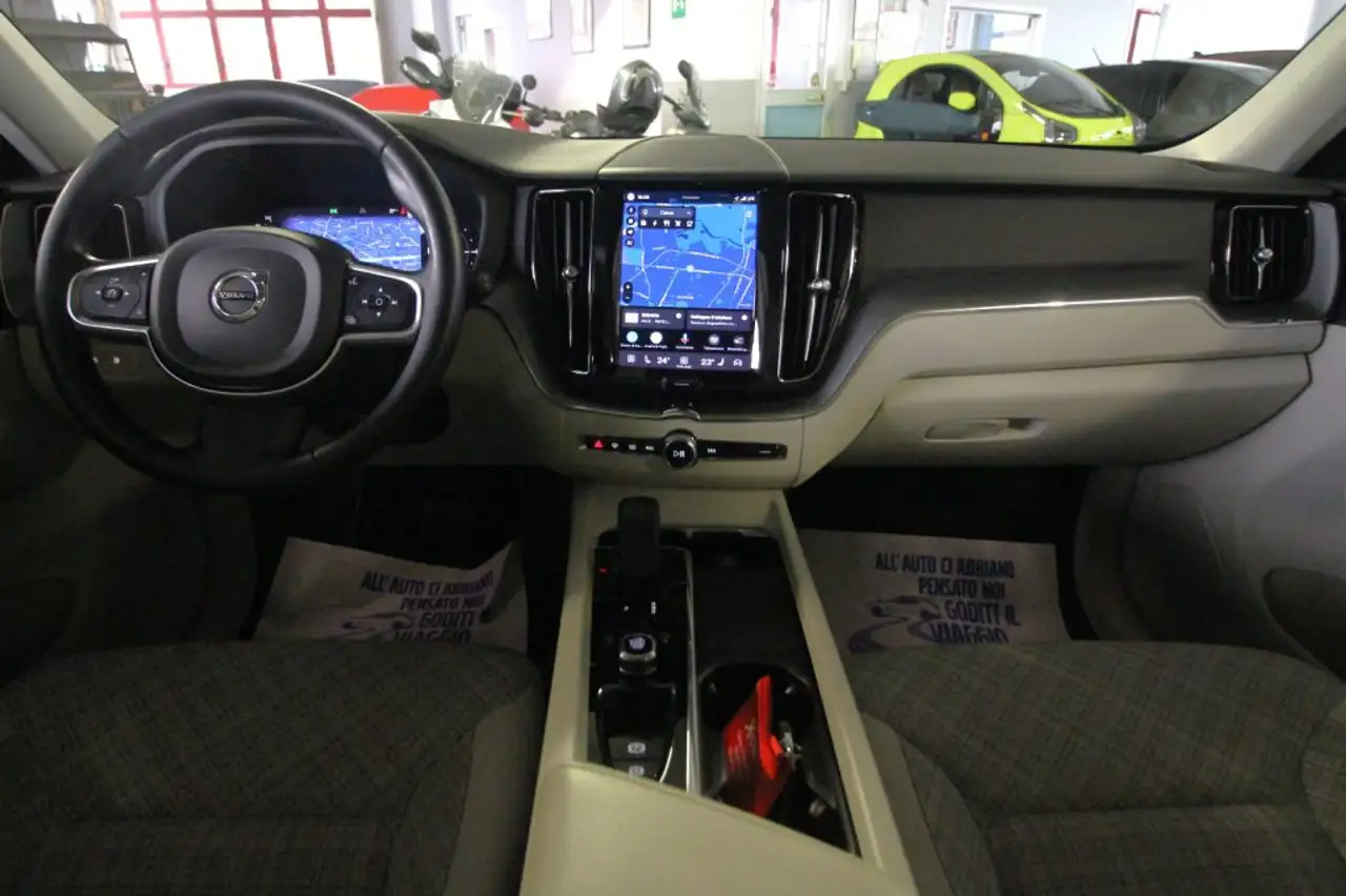Volvo XC60 T6 Recharge Plug-in Hybrid AWD automatico Core, миниатюра 11