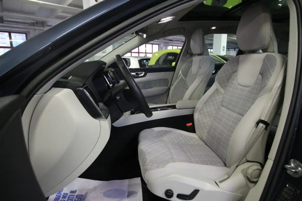 Volvo XC60 T6 Recharge Plug-in Hybrid AWD automatico Core, миниатюра 19