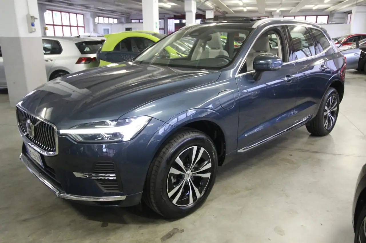 Volvo XC60 T6 Recharge Plug-in Hybrid AWD automatico Core, миниатюра 2