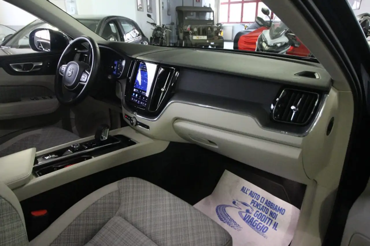 Volvo XC60 T6 Recharge Plug-in Hybrid AWD automatico Core, миниатюра 10