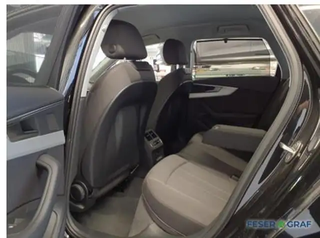 Audi A4 view 6