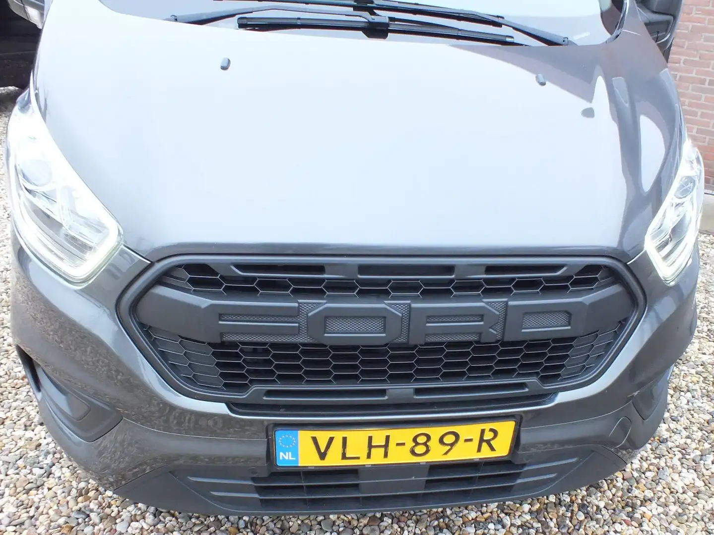 Ford Transit Custom 300 2.0 TDCI L2 Trend 130 PK Grijs - 2