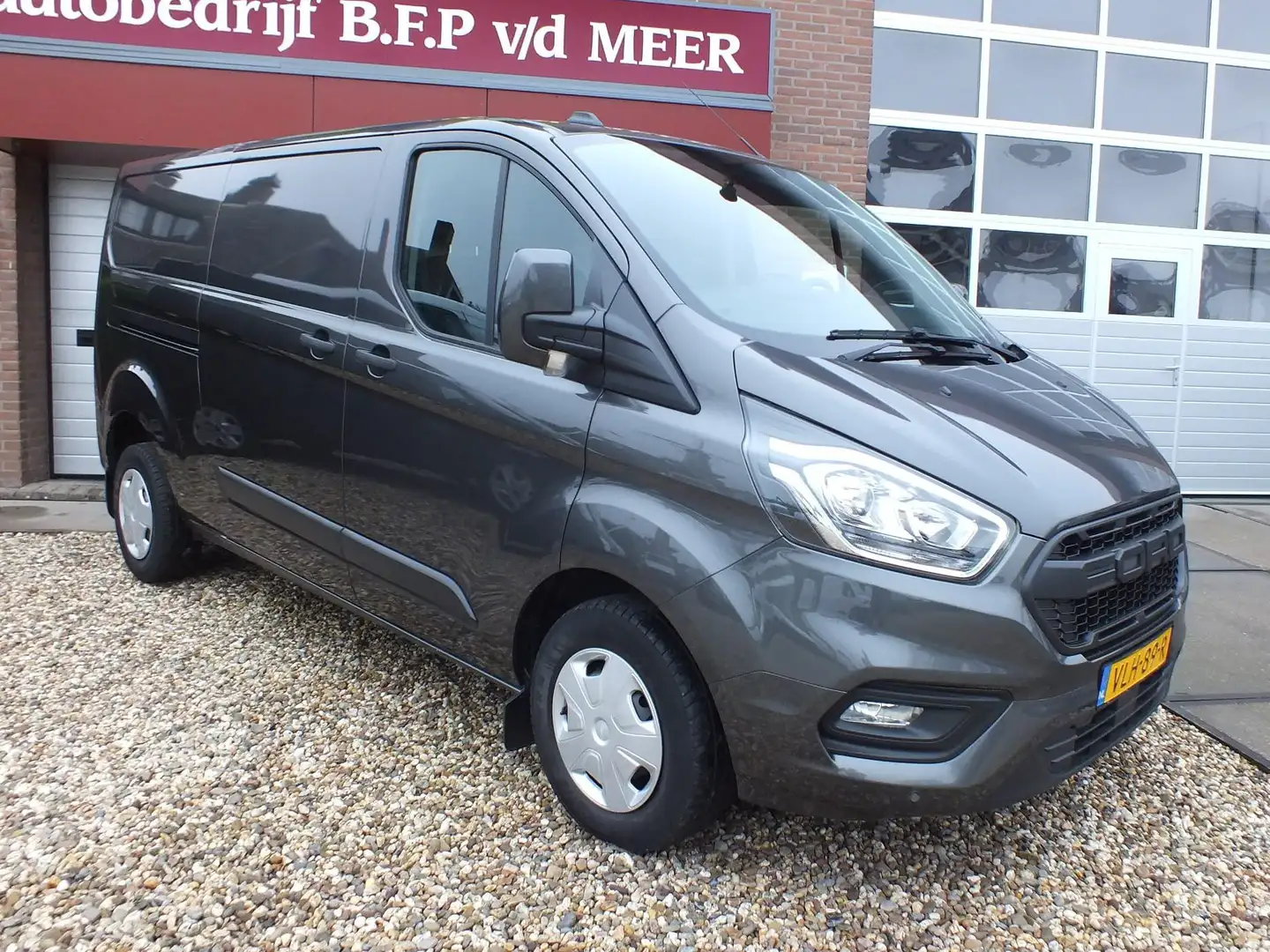 Ford Transit Custom 300 2.0 TDCI L2 Trend 130 PK Grijs - 1