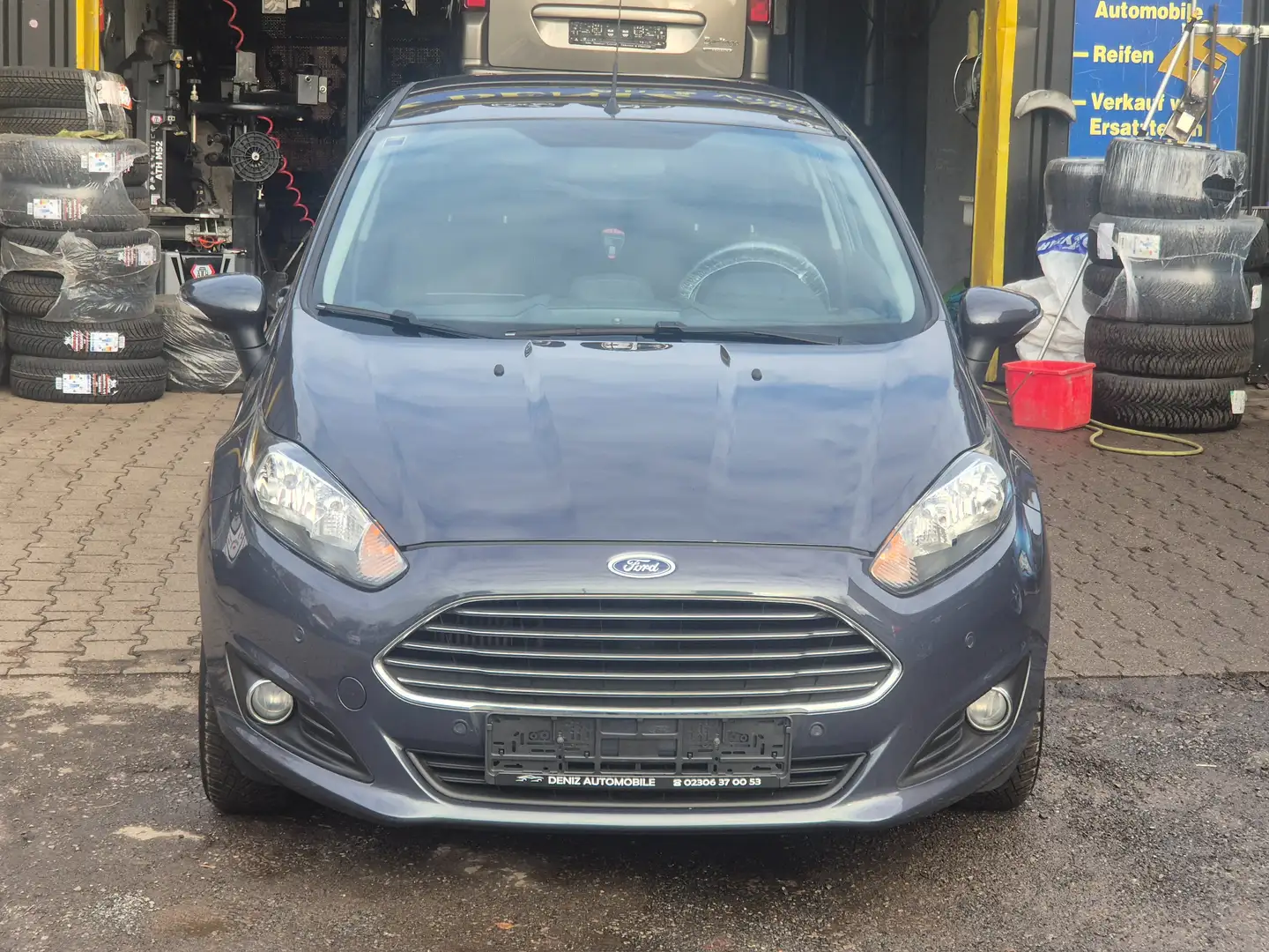 Ford Fiesta Sync Edition Grau - 2