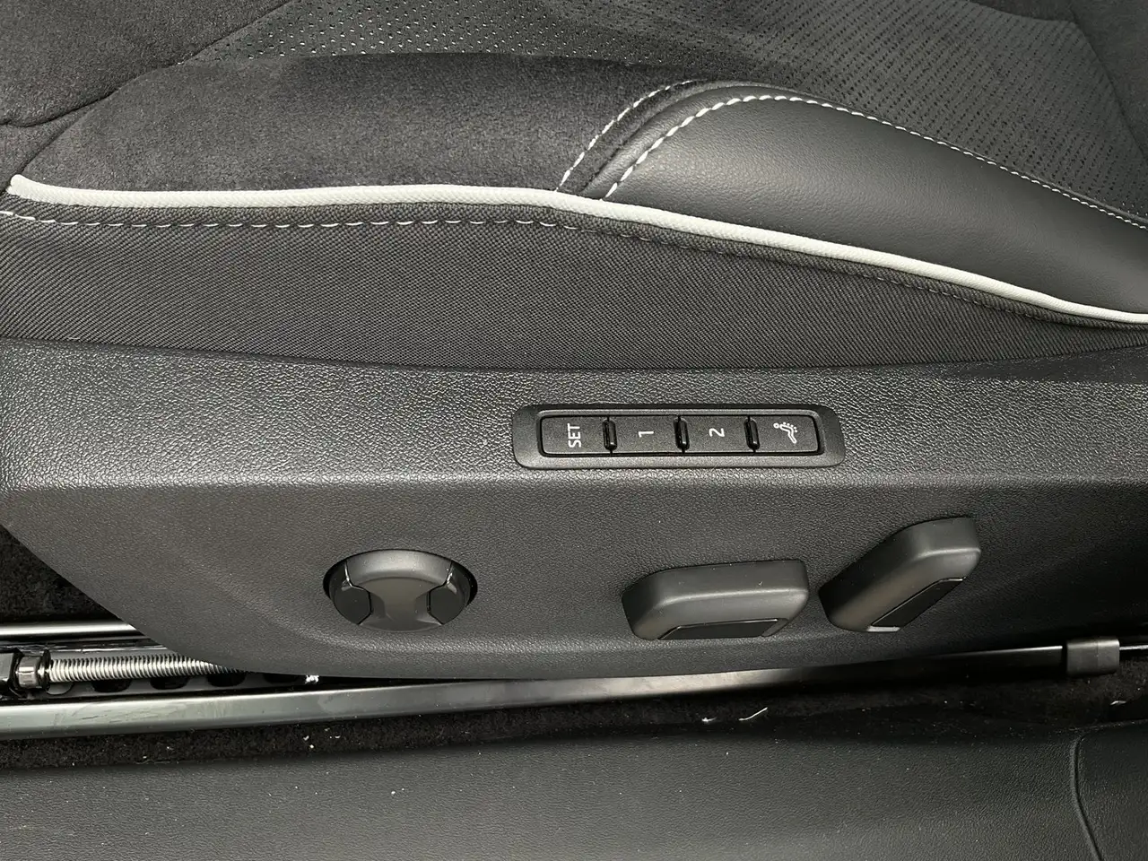 Skoda Enyaq 2026 — фото 11