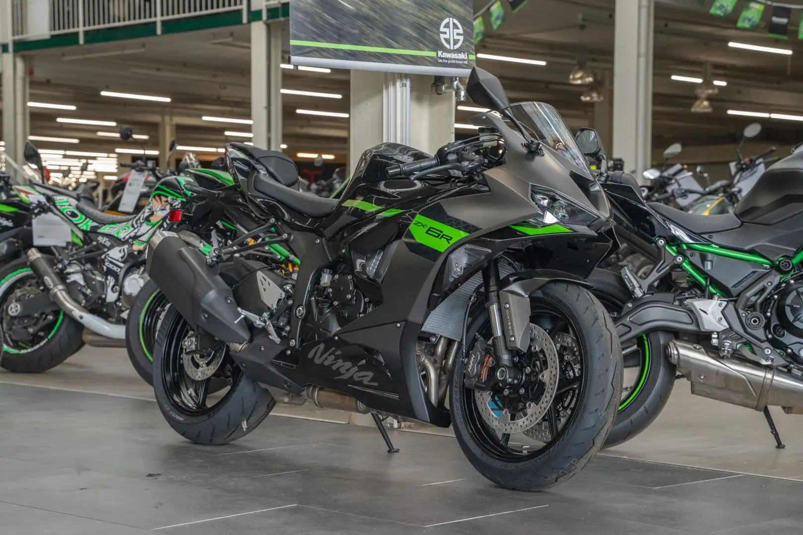 Kawasaki Ninja ZX-6R Modell 2026, sofort lieferbar Gri - 2