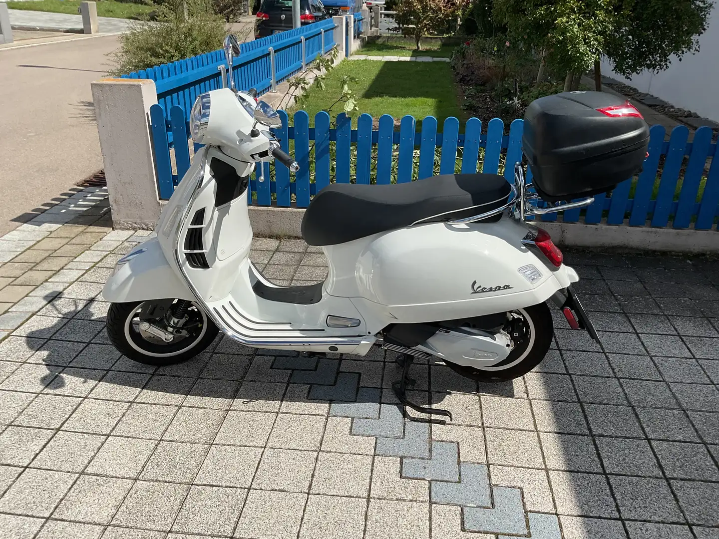 Vespa GTS Super 300 Fehér - 1