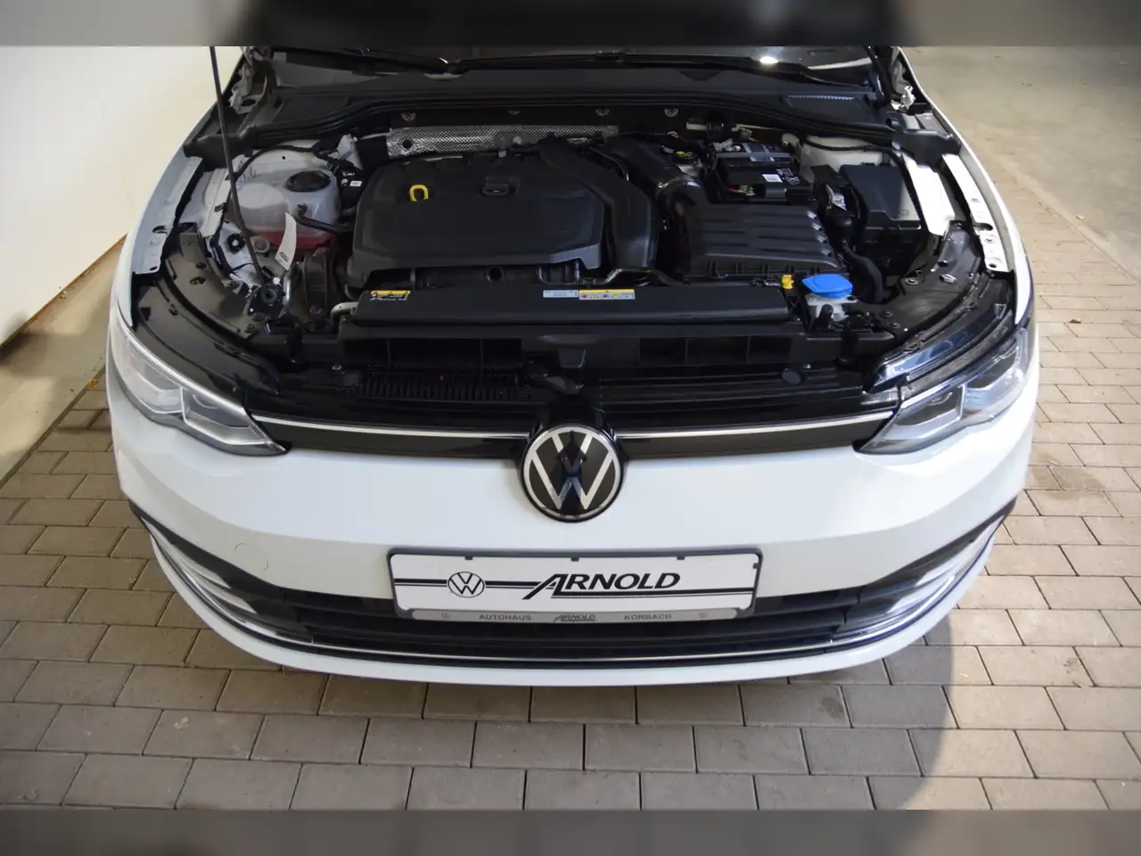 Volkswagen Golf VIII TSI Active AHK - LED - RearView 6