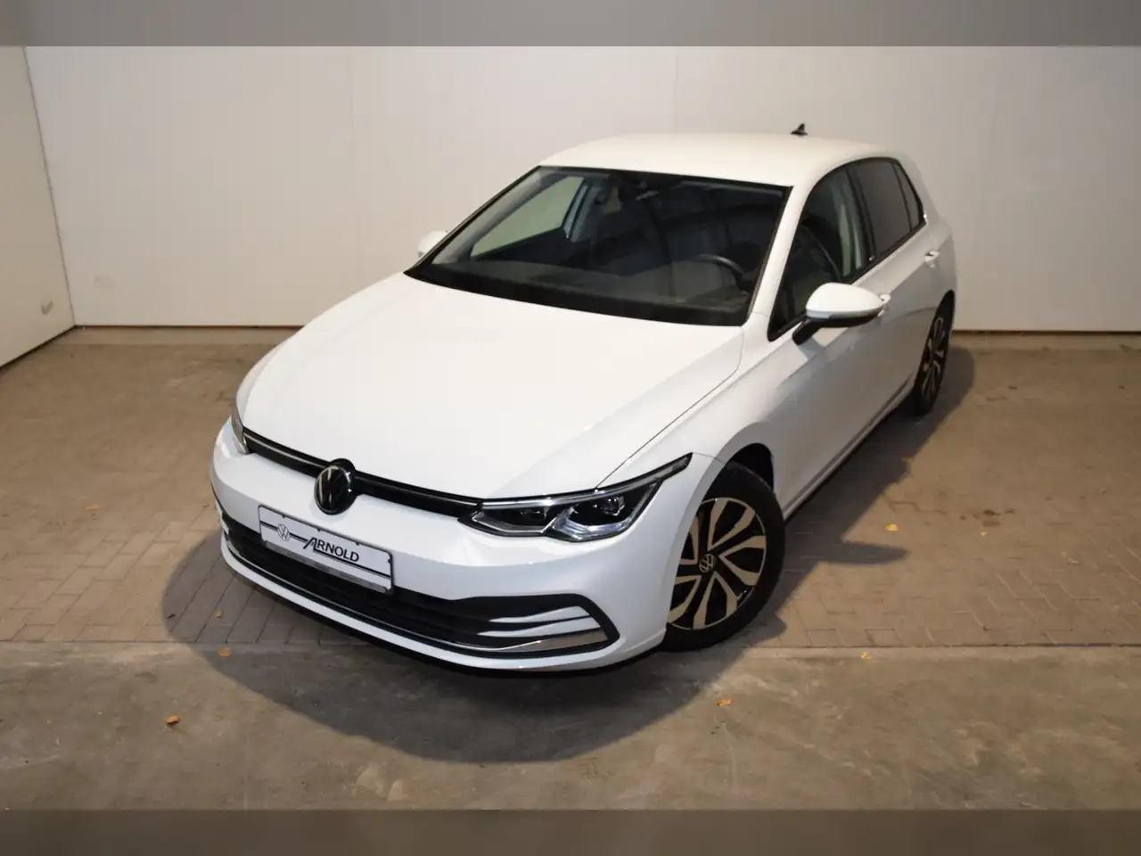 Volkswagen Golf VIII TSI Active AHK - LED - RearView 2