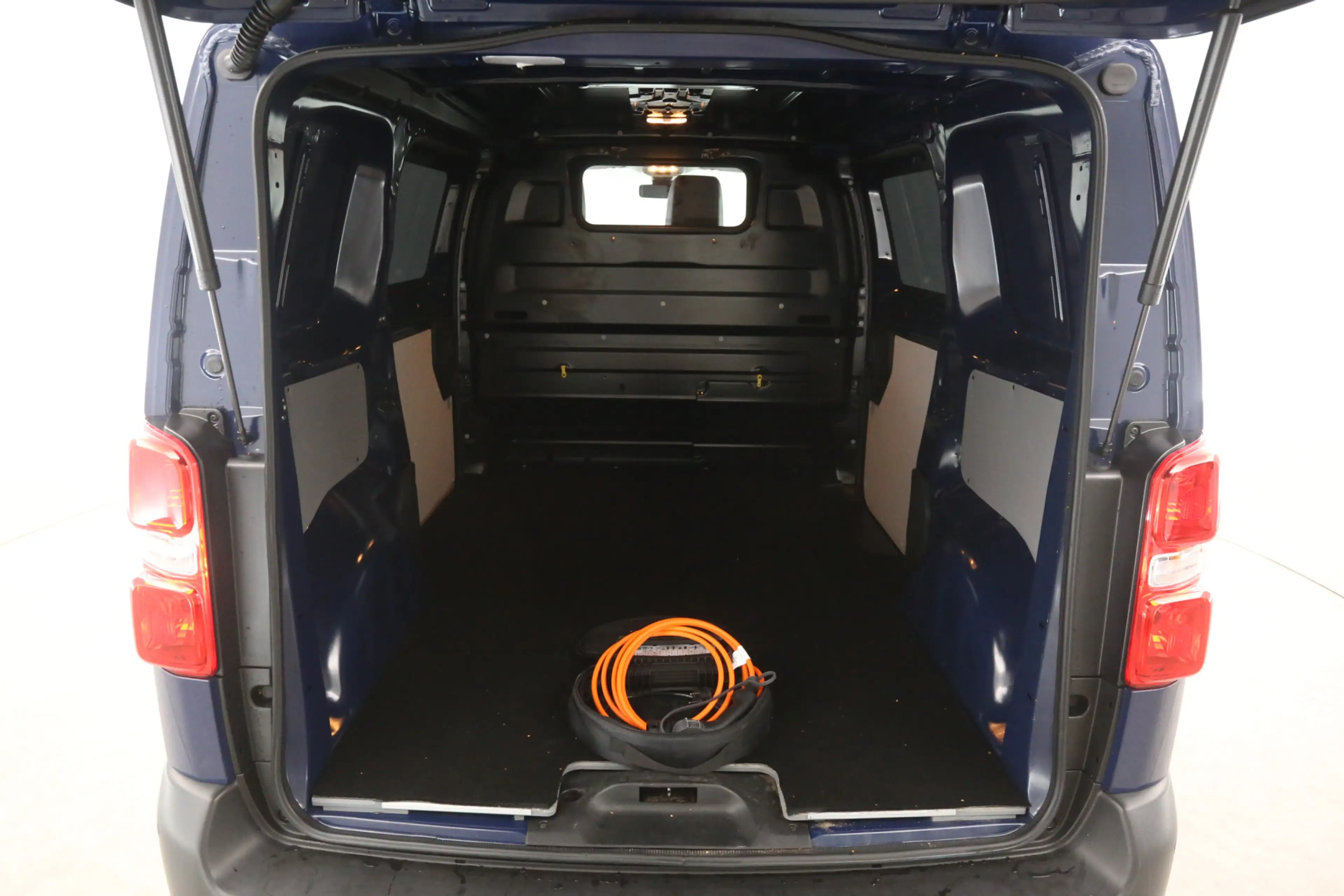 Citroen Jumpy e-Jumpy Peugeot e-Expert 75 kWh L2H1 Long Range | — photo 3