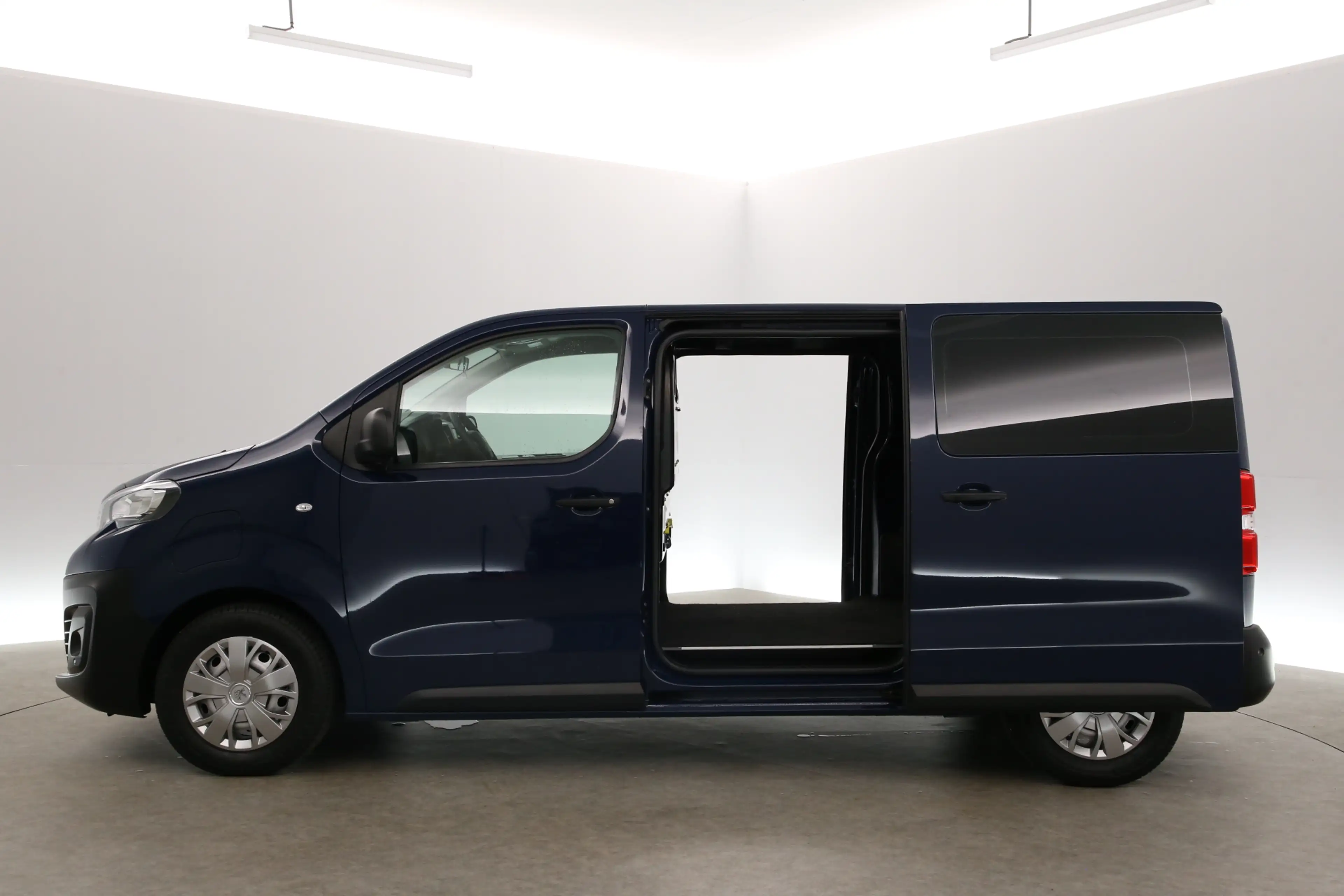 Citroen Jumpy e-Jumpy Peugeot e-Expert 75 kWh L2H1 Long Range | — photo 7
